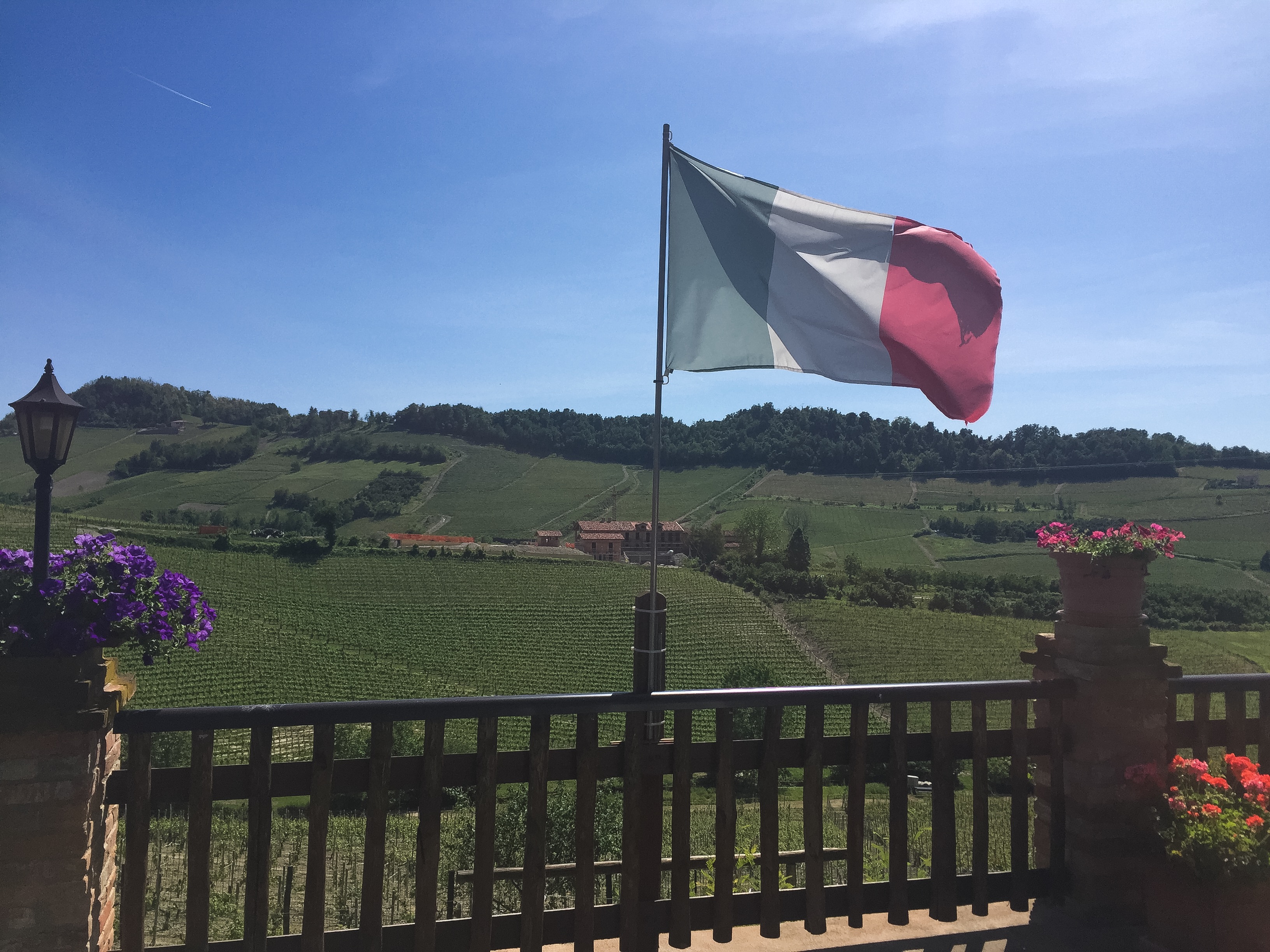 Manforte D'Alba: terrazza con vista